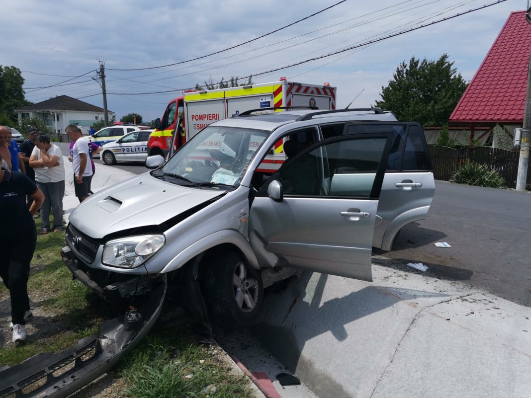 Vâlcea: Accident cu doi răniți la Budești