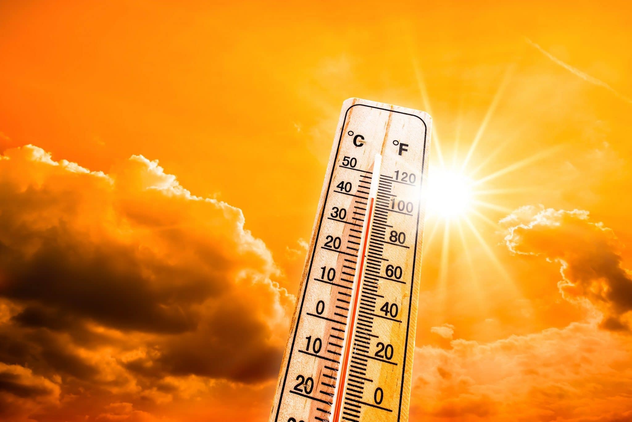 Valul de căldură persistă sâmbătă în 20 de judeţe şi în Bucureşti
