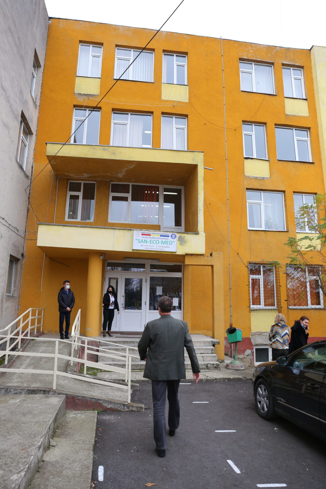 În Dolj sunt 19 candidaţi pe 11 funcţii de director şi director adjunct în şcoli şi grădiniţe