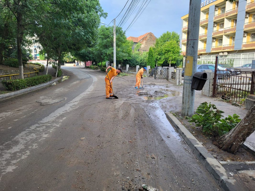 Craiova se reface după potopul de sâmbătă