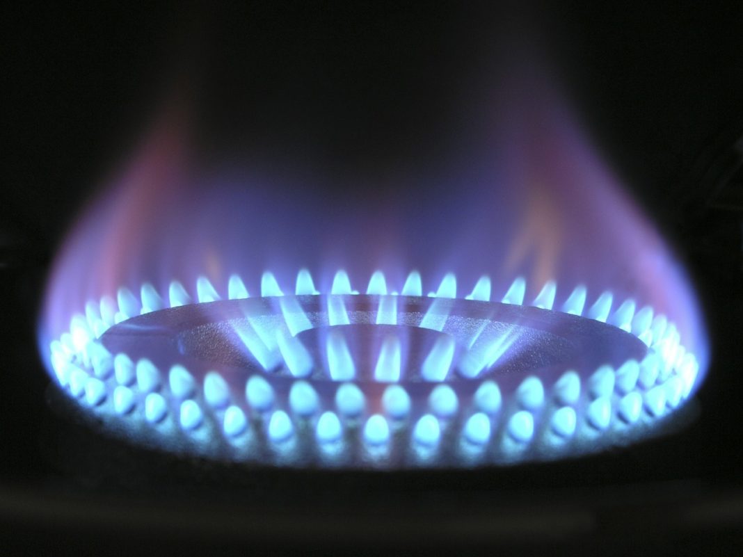 Guvernul ia în calcul raționalizarea gazului pentru companii în această iarnă