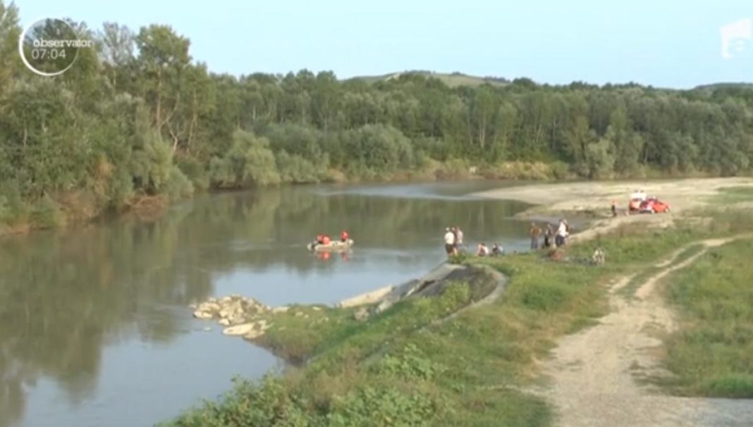 Copil de 14 ani, înghiţit de ape în râul Bistriţa