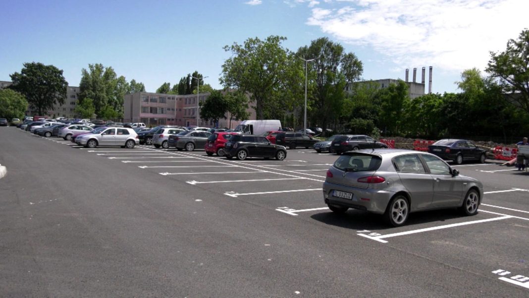 Cât costă parcarea în Mamaia pe zi, după ce s-a eliminat taxa pe timp de noapte