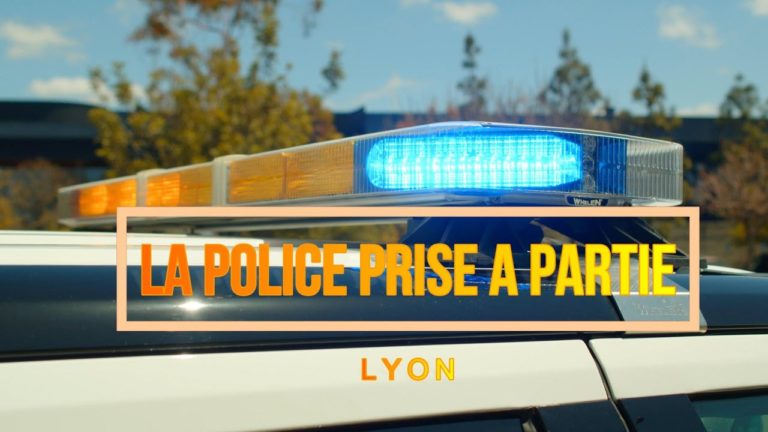 (VIDEO) Poliţişti francezi, bătuţi de mulţime când încercau să aresteze un hoţ