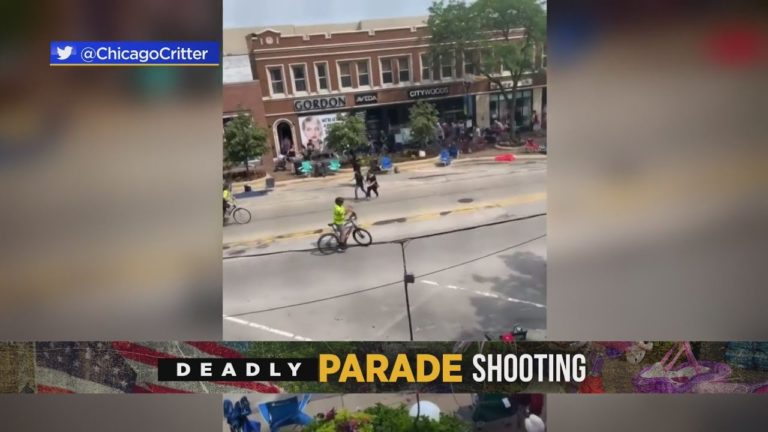 (VIDEO) SUA: Autorul masacrului din 4 iulie, inculpat pentru 117 capete de acuzare