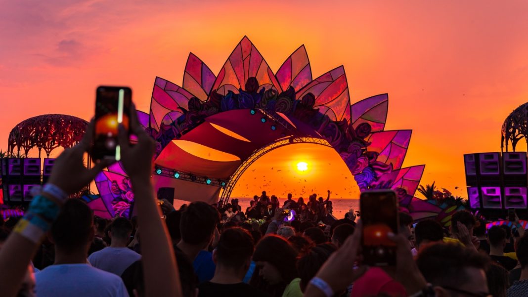 12 persoane au fost prinse cu droguri în prima zi a Festivalului Neversea