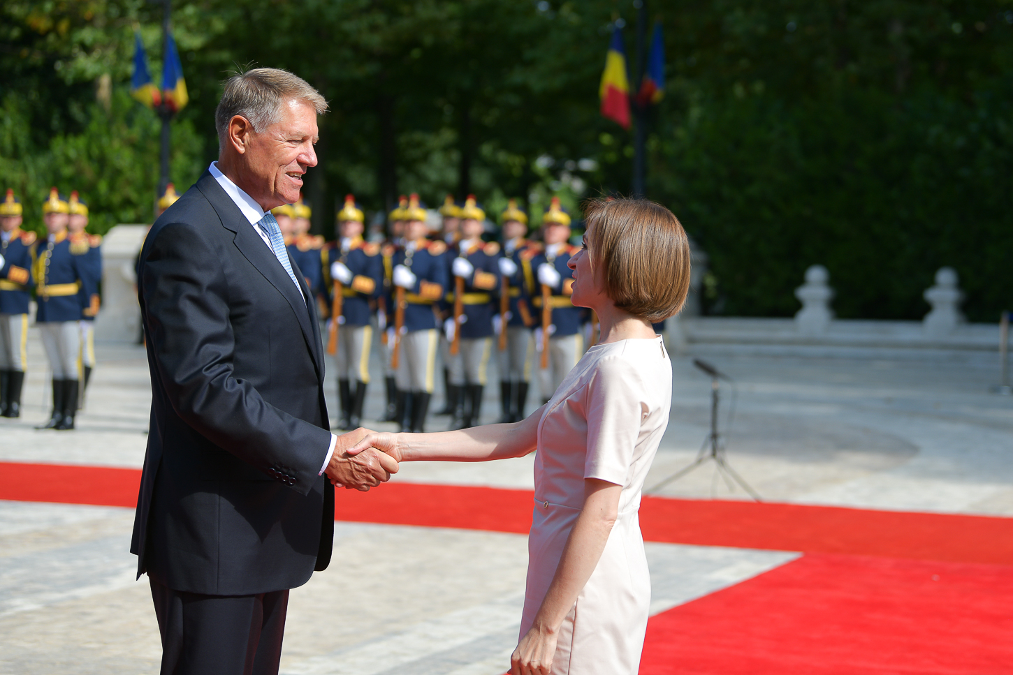Klaus Iohannis a afirmat, vineri, în timpul declarațiilor de presă comune cu Președintele Republicii Moldova, Maia Sandu, că discursul lui Viktor Orban, că ”este o eroare majoră