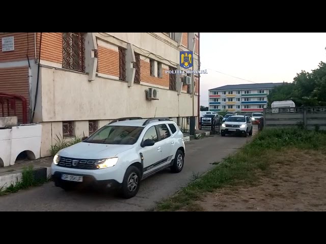 (VIDEO) Percheziţii la proxeneţi din Giurgiu