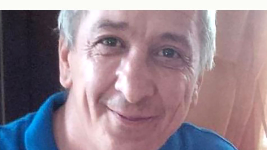 Dan Arhire supraveghea descărcarea unui transport de utilaje și mărfuri confiscate în urma unor percheziții de amploare, desfășurate în urmă cu câteva zile, într-un caz de țigări fabricate ilegal.