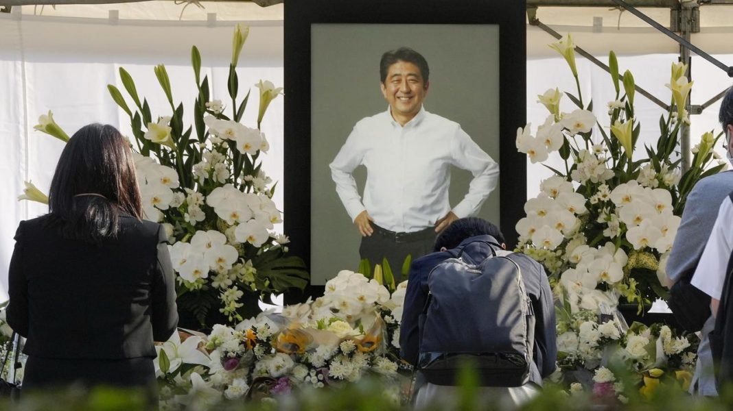 Vladimir Putin nu va fi primit la funeraliile de stat ale fostului premier Shinzo Abe