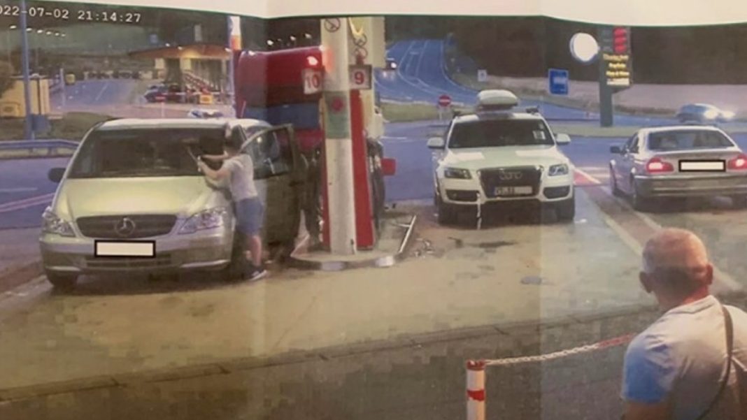 Un șofer moldovean a fost amendat după ce și-a lăsat mașina 40 de minute la o pompă,