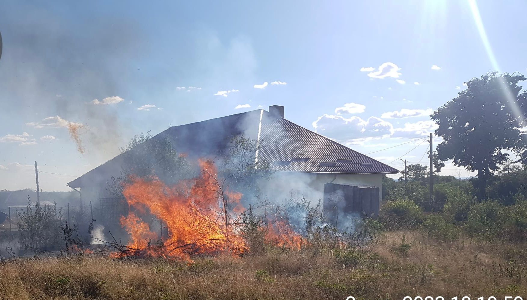 Pompierii mehedințeni au acționat pentru stingerea a 11 incendii