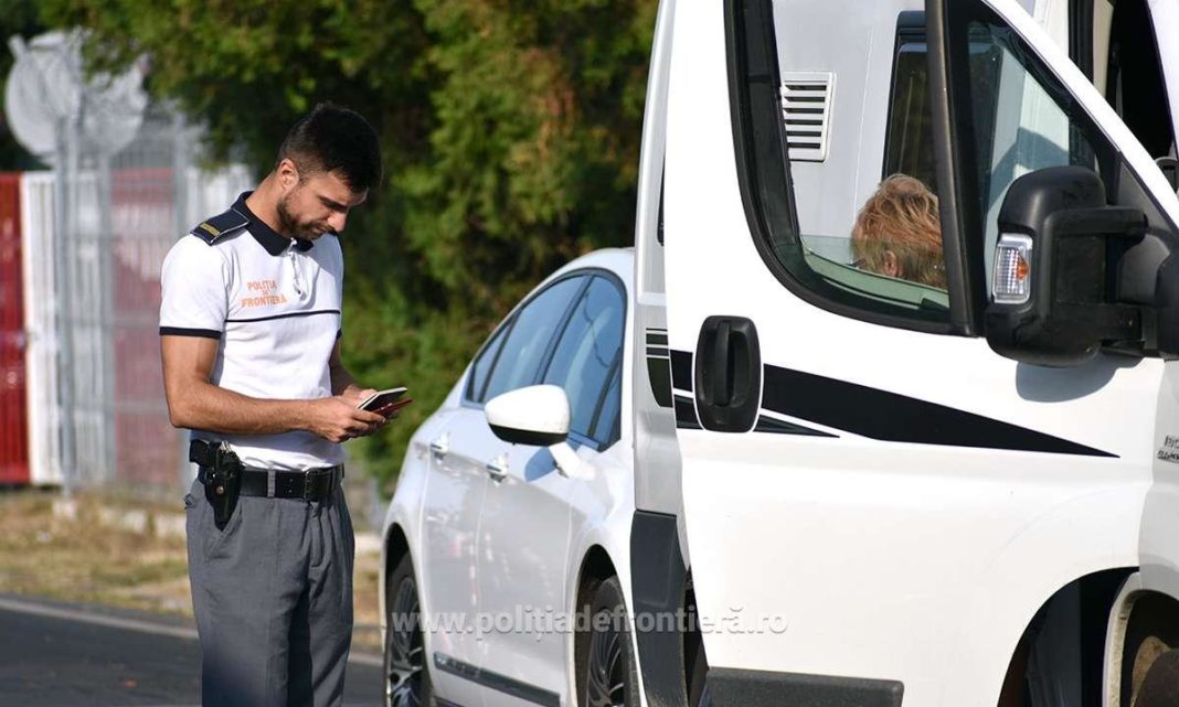 Pe sensul de intrare în România, au fost 115.678 de persoane, dintre care 12.680 de cetăţeni ucraineni (în creştere cu 22,5% faţă de ziua precedentă).