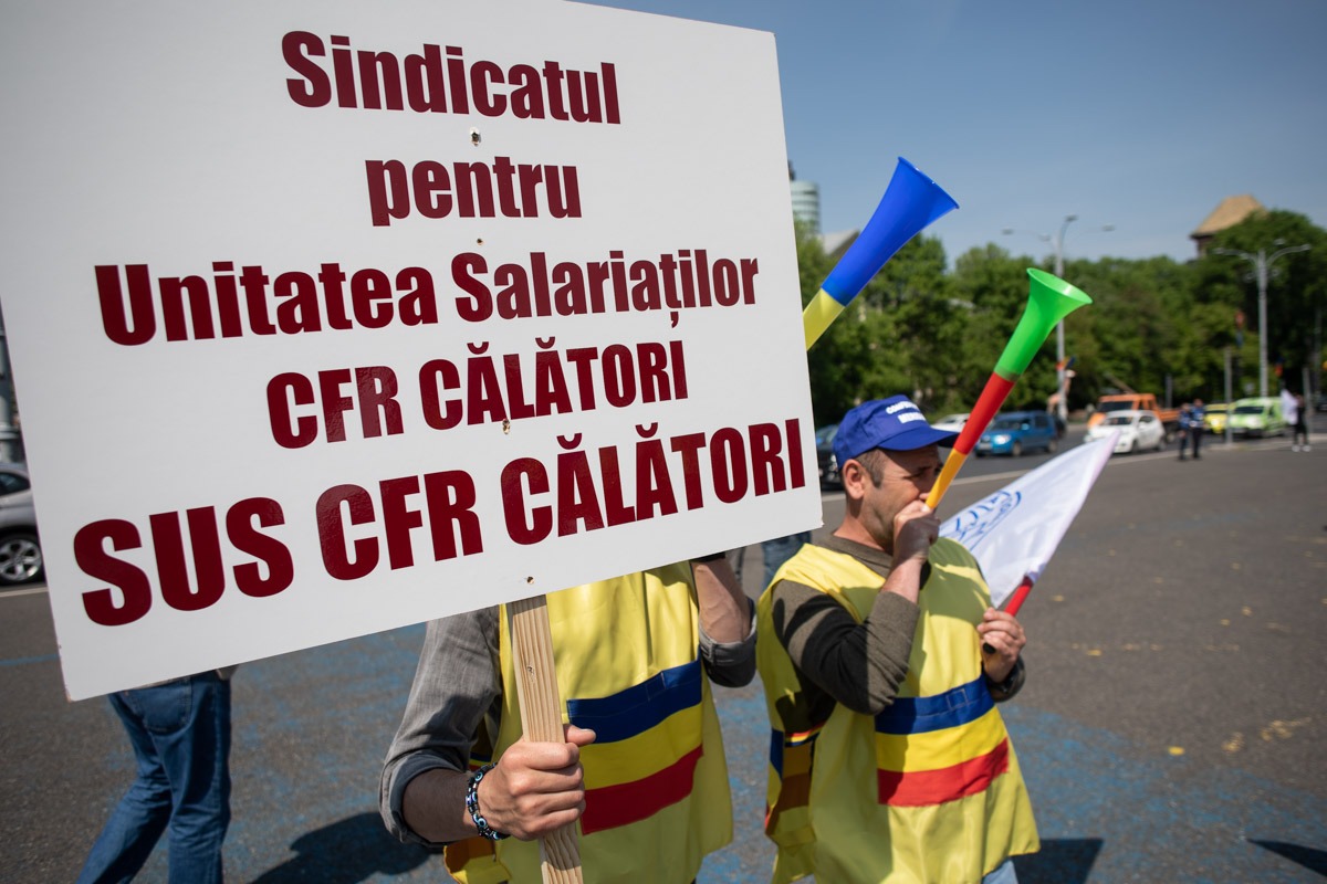 Protest al sindicatelor din CFR la Ministerul Transporturilor
