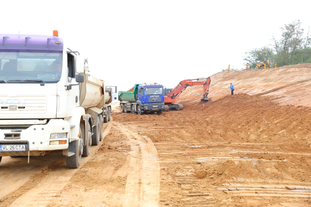 Şantierul de pe Tronsonul I al DEx abia se mişcă