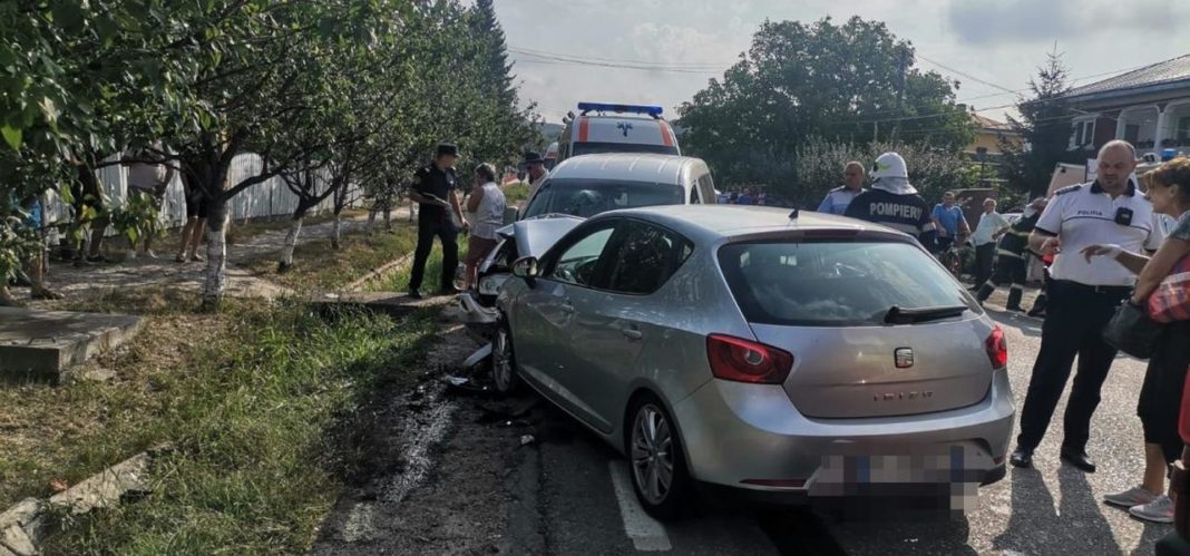 Accident cu opt răniți, între care doi copii, în județul Iași