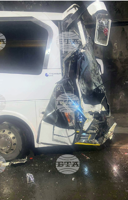 Accident grav în Bulgaria: Un autocar s-a răsturnat, 17 copii sunt răniți