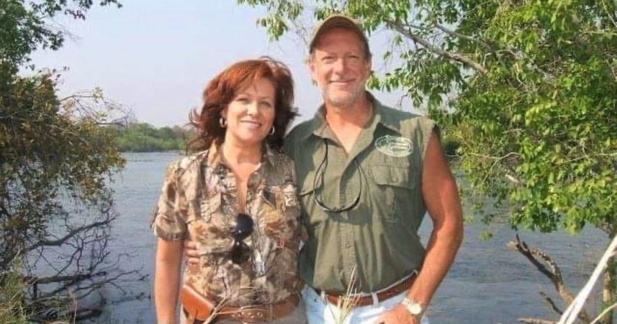 Un dentist multimilionar din SUA şi-a ucis soţia de dragul amantei şi al banilor