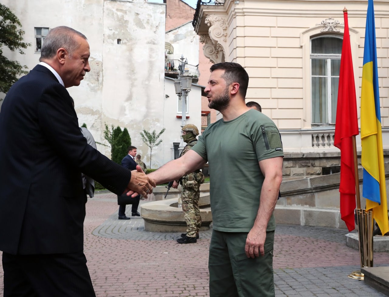 Erdogan a ajuns în Ucraina și s-a întâlnit cu omologul său ucrainean, Volodimir Zelenski