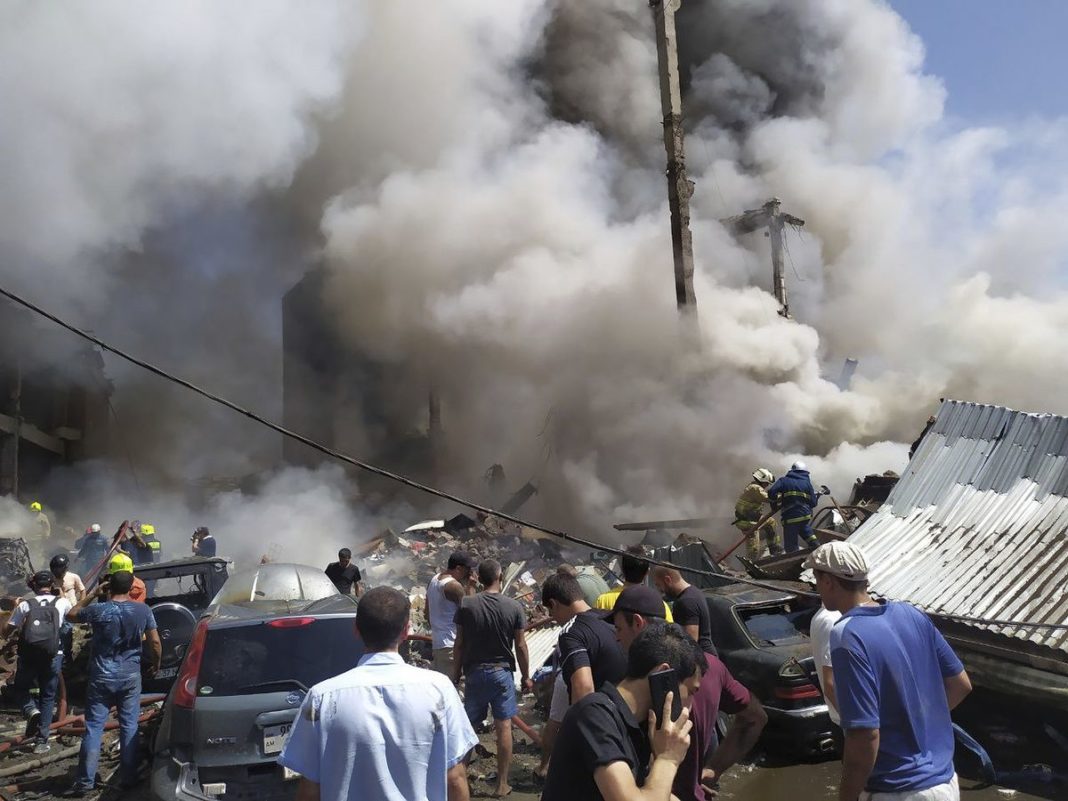 explozie erevan3 Un mort și 20 de răniți după o explozie într-o piață din capitala Armeniei