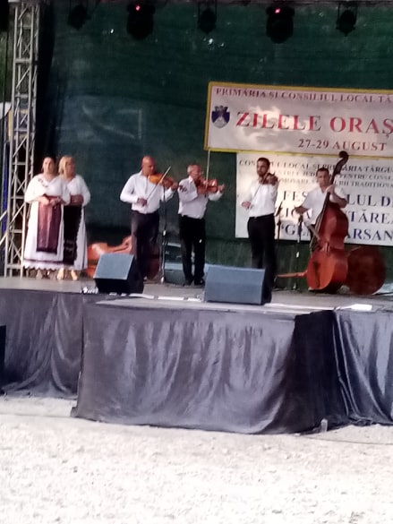 Festival de muzică lăutărească, la Târgu-Cărbunești