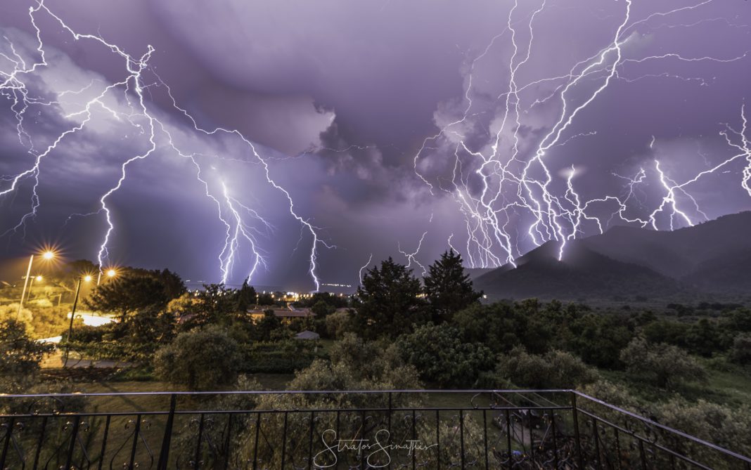 Fenomenele meteorologice (precipitații abundente, căderi de grindină, vijelii, descărcări electrice) vor putea atinge intensitatea maximă în intervalul 24-25 august