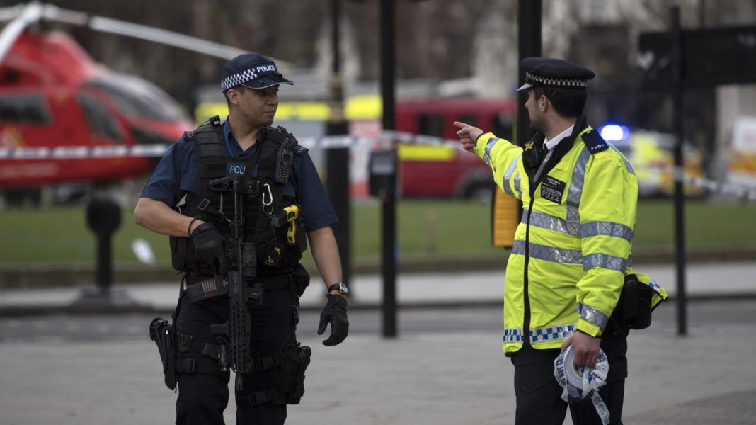 Rămăşiţe umane, găsite într-o valiză cumpărată de la o licitaţie