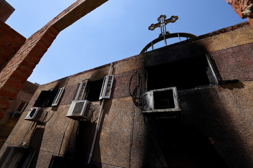 41 de morți într-un incendiu la o biserică creștină din Cairo