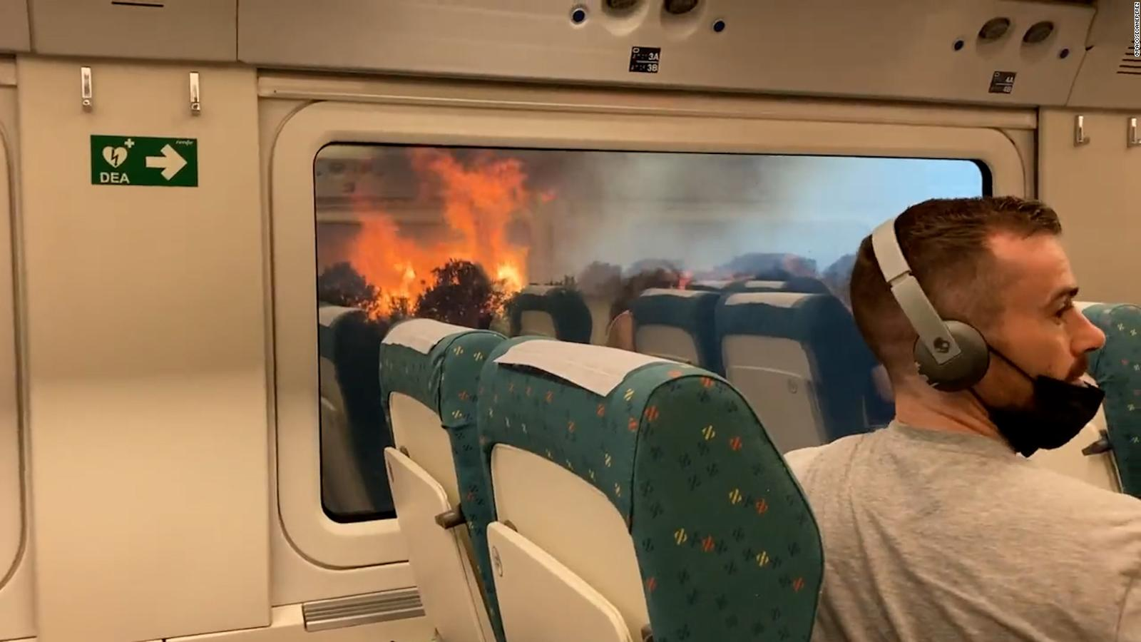 20 de spanioli au suferit arsuri după ce au sărit dintr-un tren înconjurat de flăcări