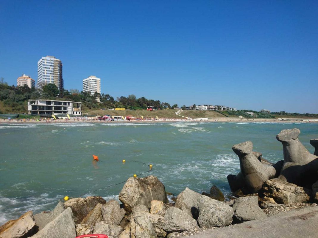 Porturile Constanţa Nord, Constanţa Sud şi Midia au fost închise, miercuri dimineață, din cauza vântului puternic