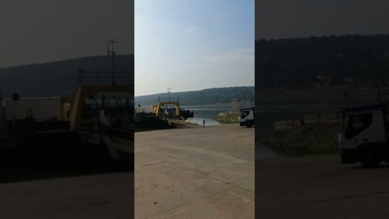 Feribotul care face curse între Bechet și Oreahovo și-a reluat activitatea