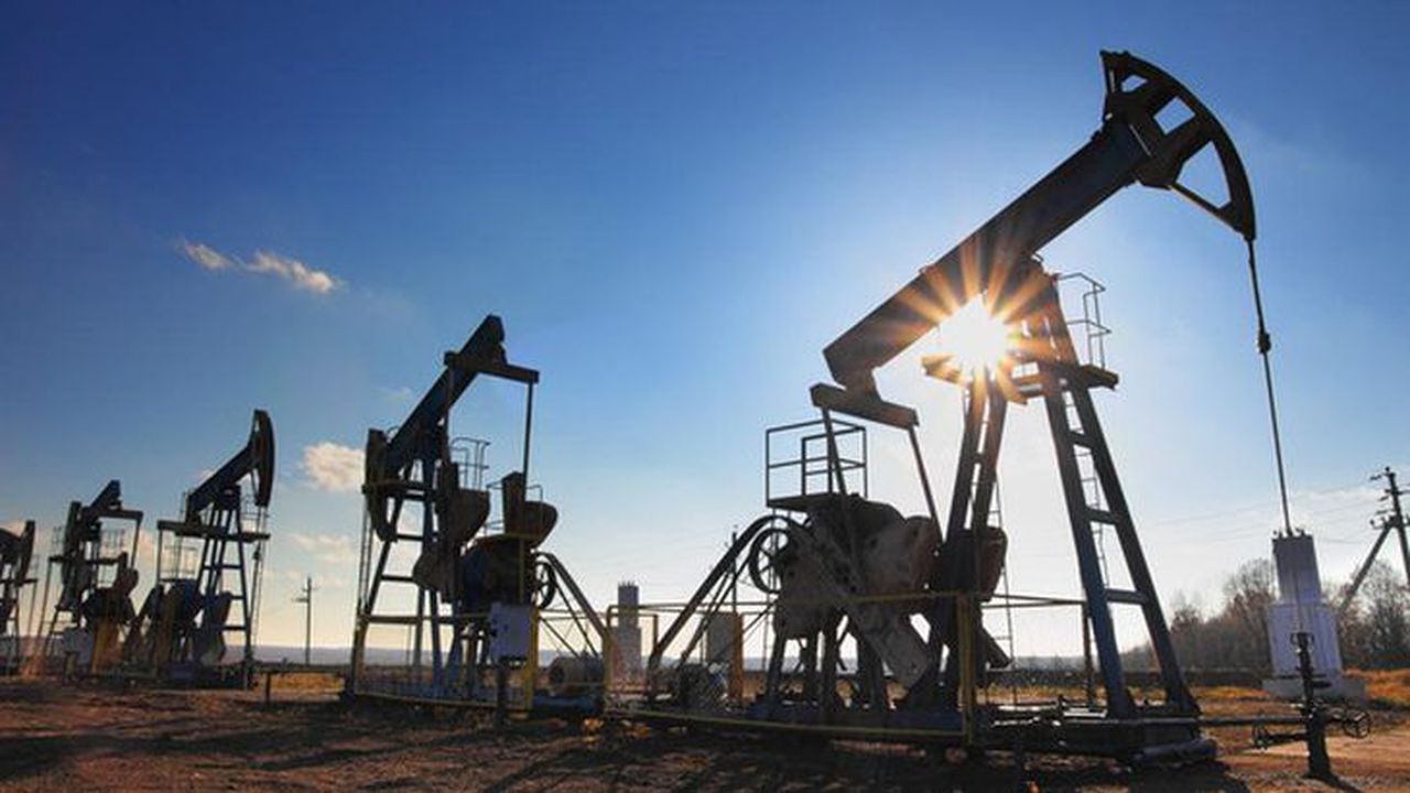 Preţul petrolului au scăzut marţi cu peste 2%, până la cele mai reduse niveluri înregistrate în ultimele şase luni