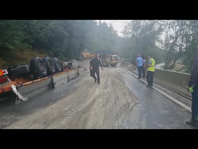 (VIDEO) Circulaţia în Defileul Jiului, reluată
