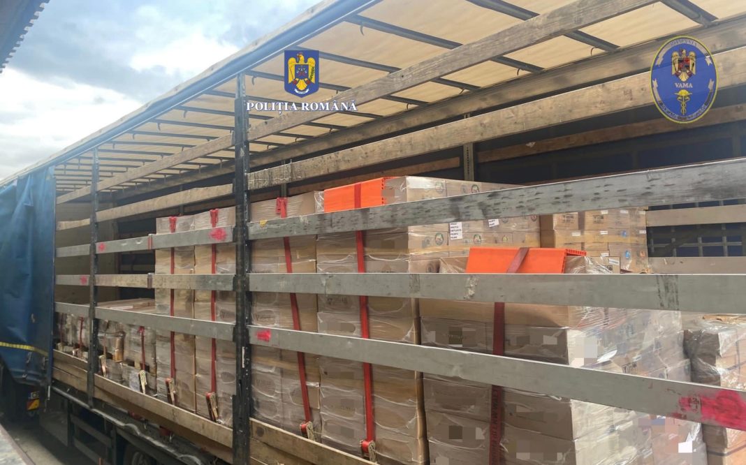 Cinci tone de tutun de narghilea, confiscate în Vama Borș