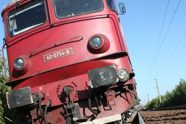 Adolescent accidentat mortal de tren