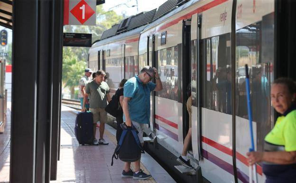 Călătoriile cu trenul vor fi gratuite timp de trei luni, în Spania