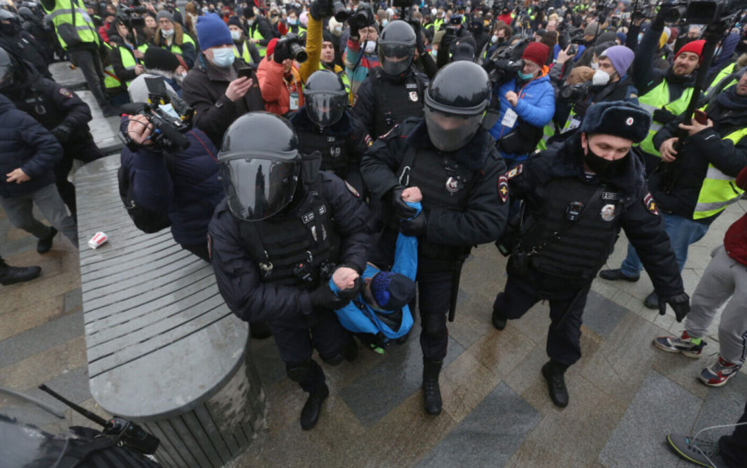 Moscova: Ordine de încorporare pentru bărbaţi reţinuţi la protestele împotriva mobilizării