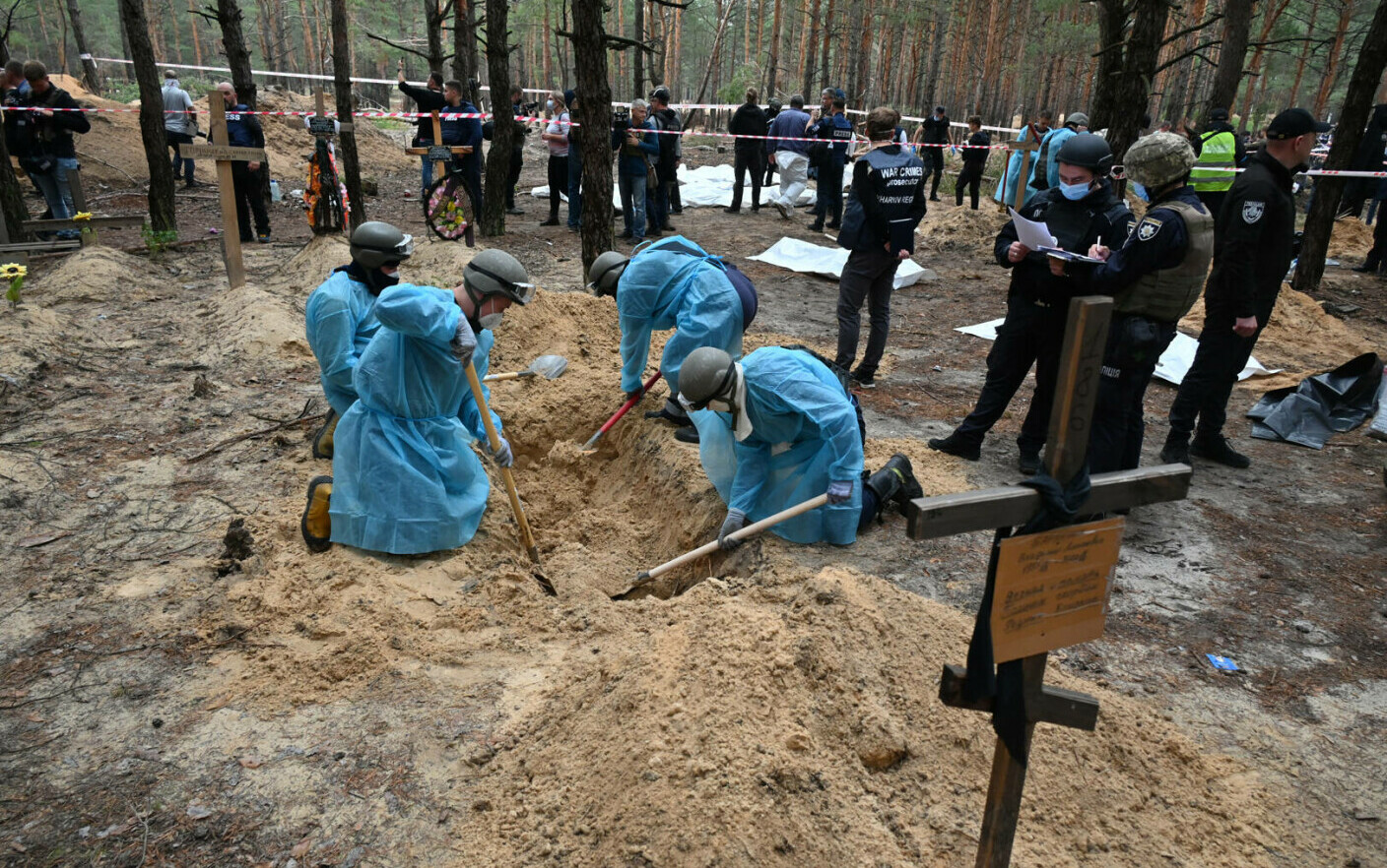 Noi dovezi ale torturii au fost găsite la Izium, anunţă Zelenski