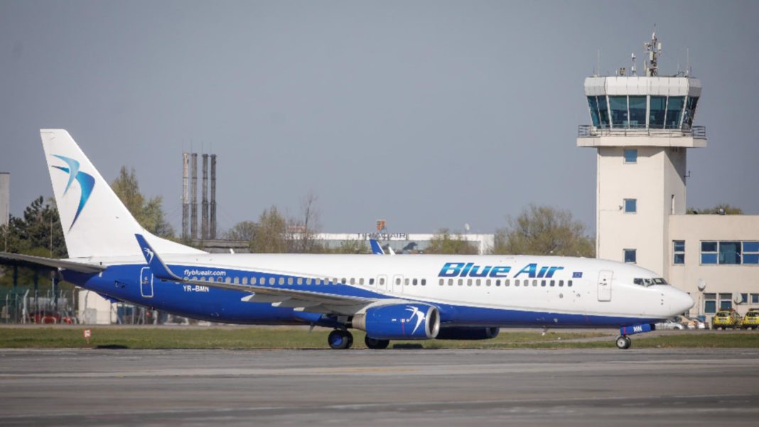 Compania Blue Air a fost dată în judecată de trei aeroporturi din România