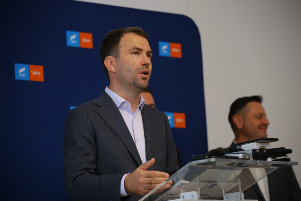 USR și „Forța Dreptei” vor ataca la CCR pachetul noilor măsuri fiscale