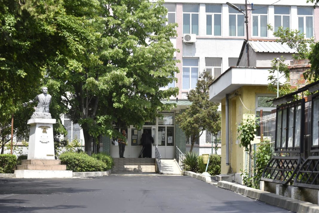 Patru unităţi şcolare din Dolj nu au nici un candidat la concursul pentru ocuparea funcţiilor de director