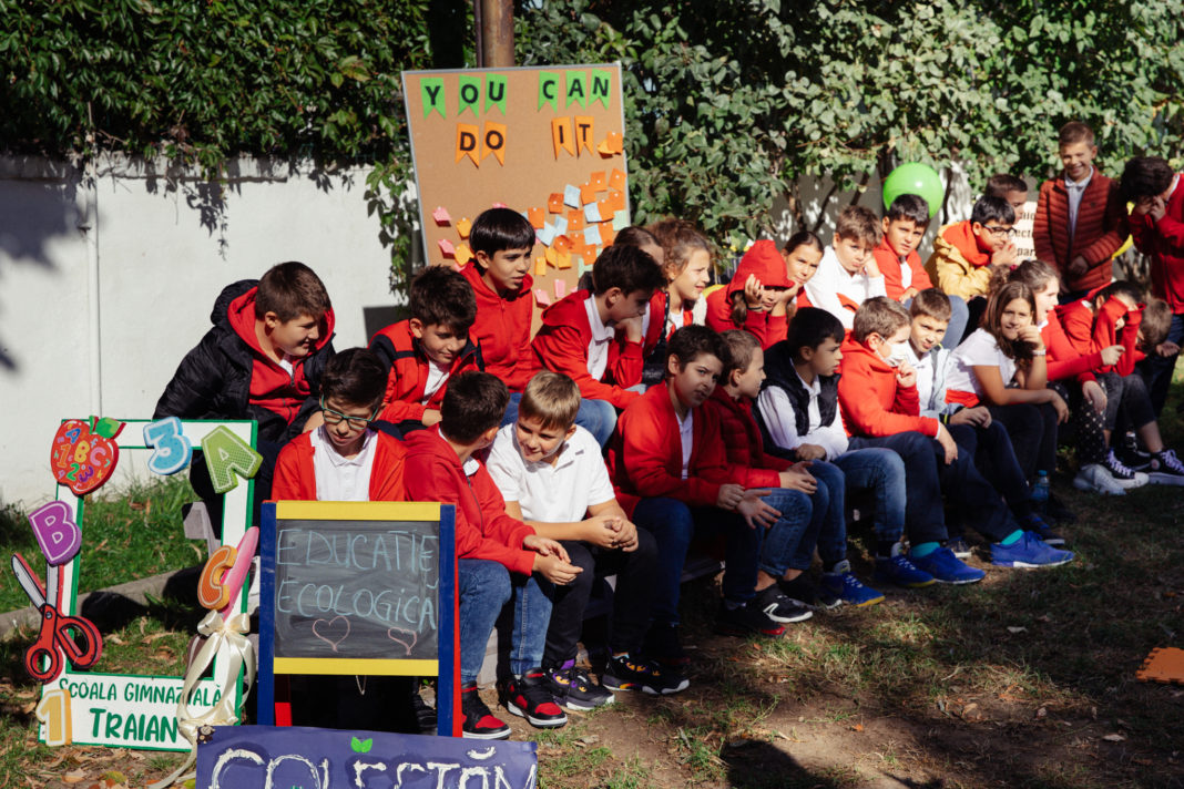 Debutul proiectului „10 minute de educație ecologică în școli” a avut loc, joi, 21 septembrie 2022, la Școala Nr.2 Traian din Craiova