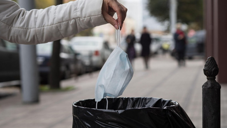 Italienii nu vor mai fi nevoiţi să poarte măşti în mijloacele de transport public