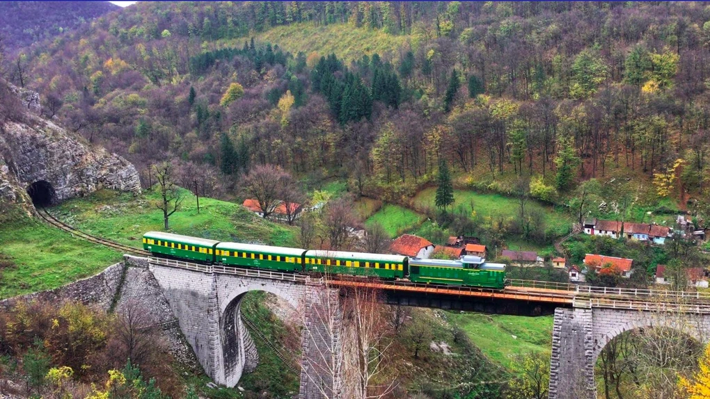 Datorită asemănărilor tehnice cu Semmeringbahn din Austria (inaugurată în 1854), linia ferată Oraviţa – Anina a fost numită şi Semeringul Bănățean