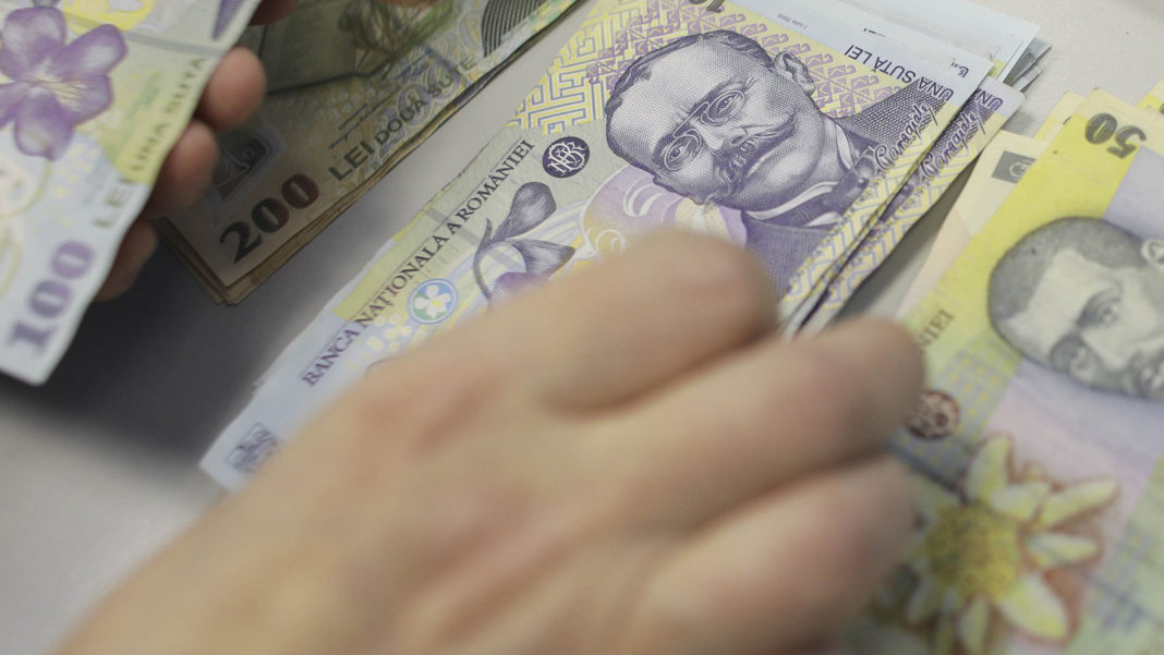 Guvernul a prelungit OUG care prevede amânarea ratelor la bănci