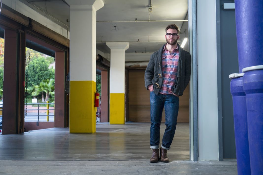 Ce stiluri de blugi pentru bărbați sunt în tendințe în acest sezon?