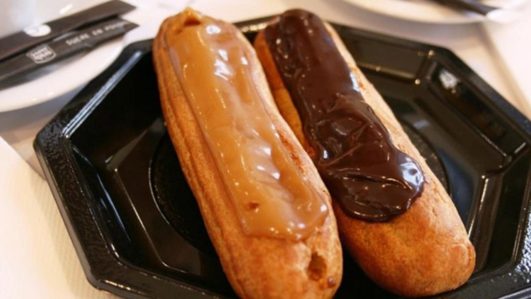 Zeci de persoane, la spital după ce au mâncat prăjituri la o nuntă