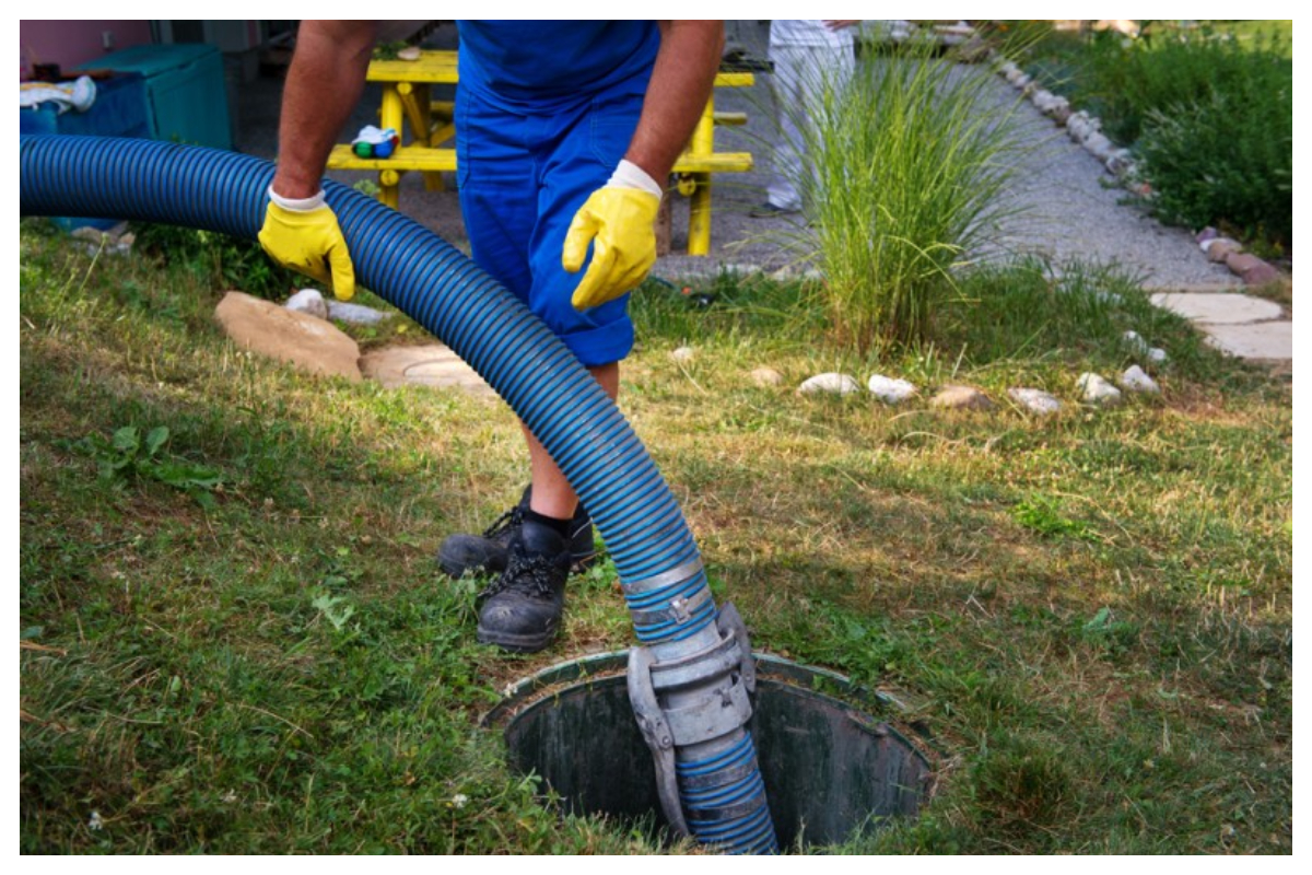 Ce obligaţie au românii care dețin fosă septică. Riscă amenzi de peste 5.000 de lei