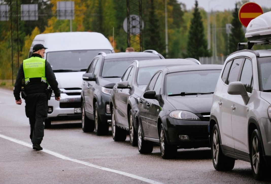 Autoritățile din Finlanda vor închide granița pentru turiștii ruși, începând de la miezul nopții