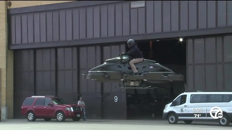 (VIDEO) Motocicletă zburătoare, prezentată la Salonul Auto de la Detroit